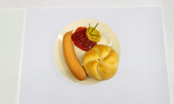 20260511_100809 Brötchen Bockwurst weiß Kopie 20260511_100809 Brötchen Bockwurst weiß Kopie